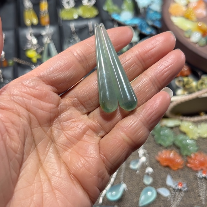 ****球蛇纹石玉未镶嵌耳饰