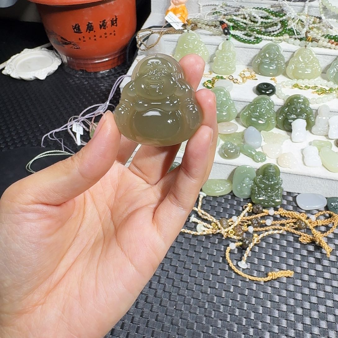 和田玉未镶嵌颈饰