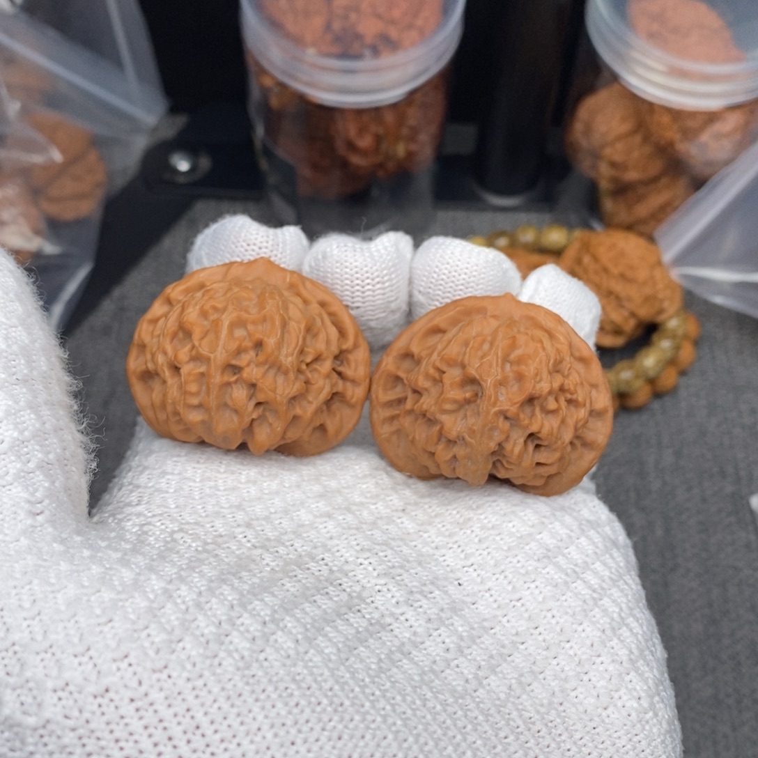 文玩核桃吊坠玉玺宫灯狮子头