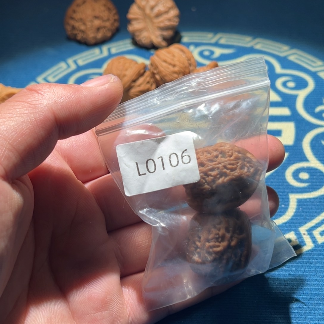 文玩核桃吊坠m野生