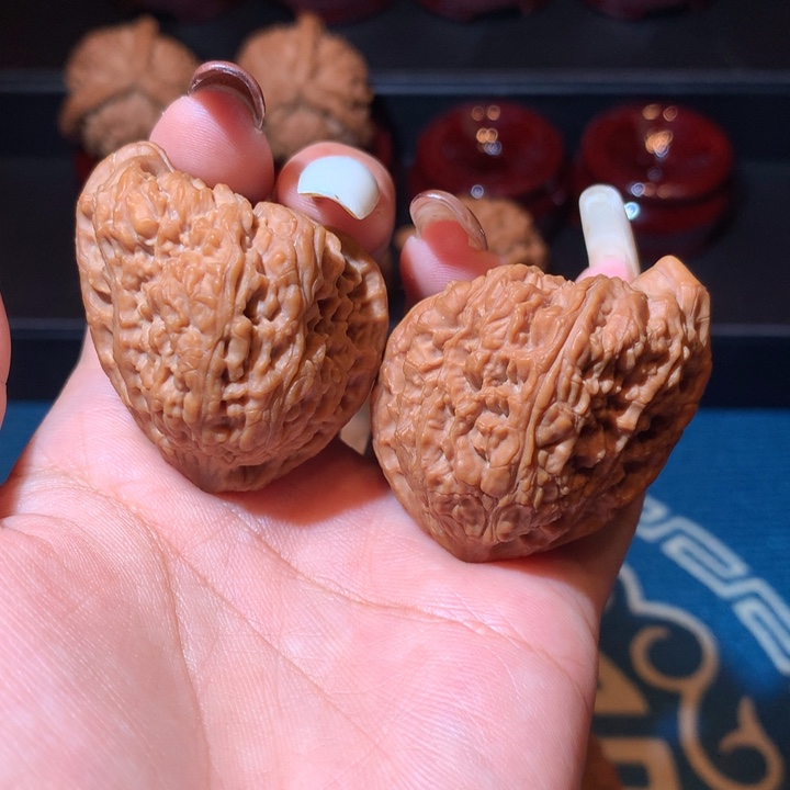 吊坠文玩核桃天使之翼，南疆石，全品，37