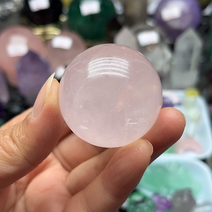 未镶嵌珠宝半成品水晶85克粉水晶球