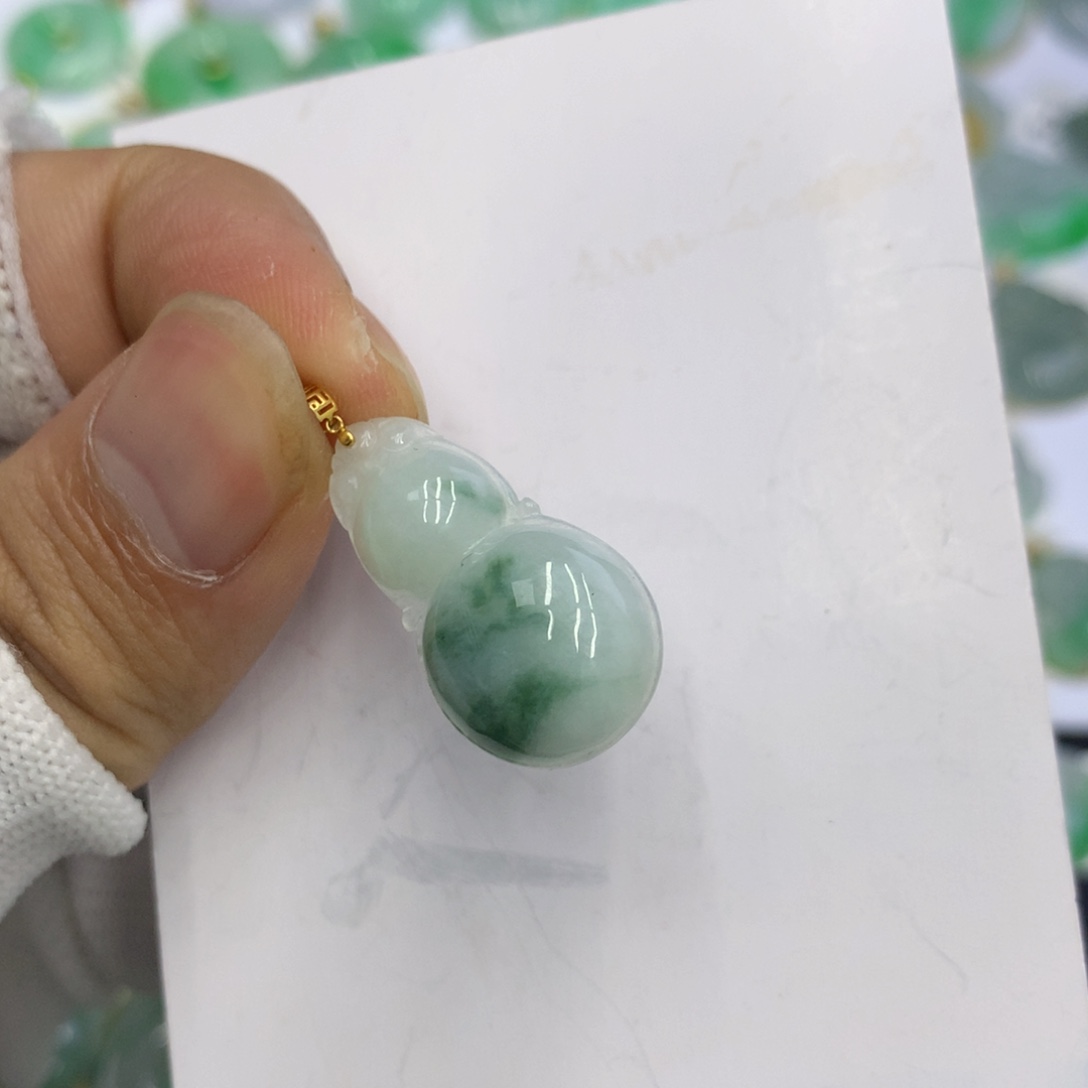 翡翠颈饰18K金镶嵌翡翠