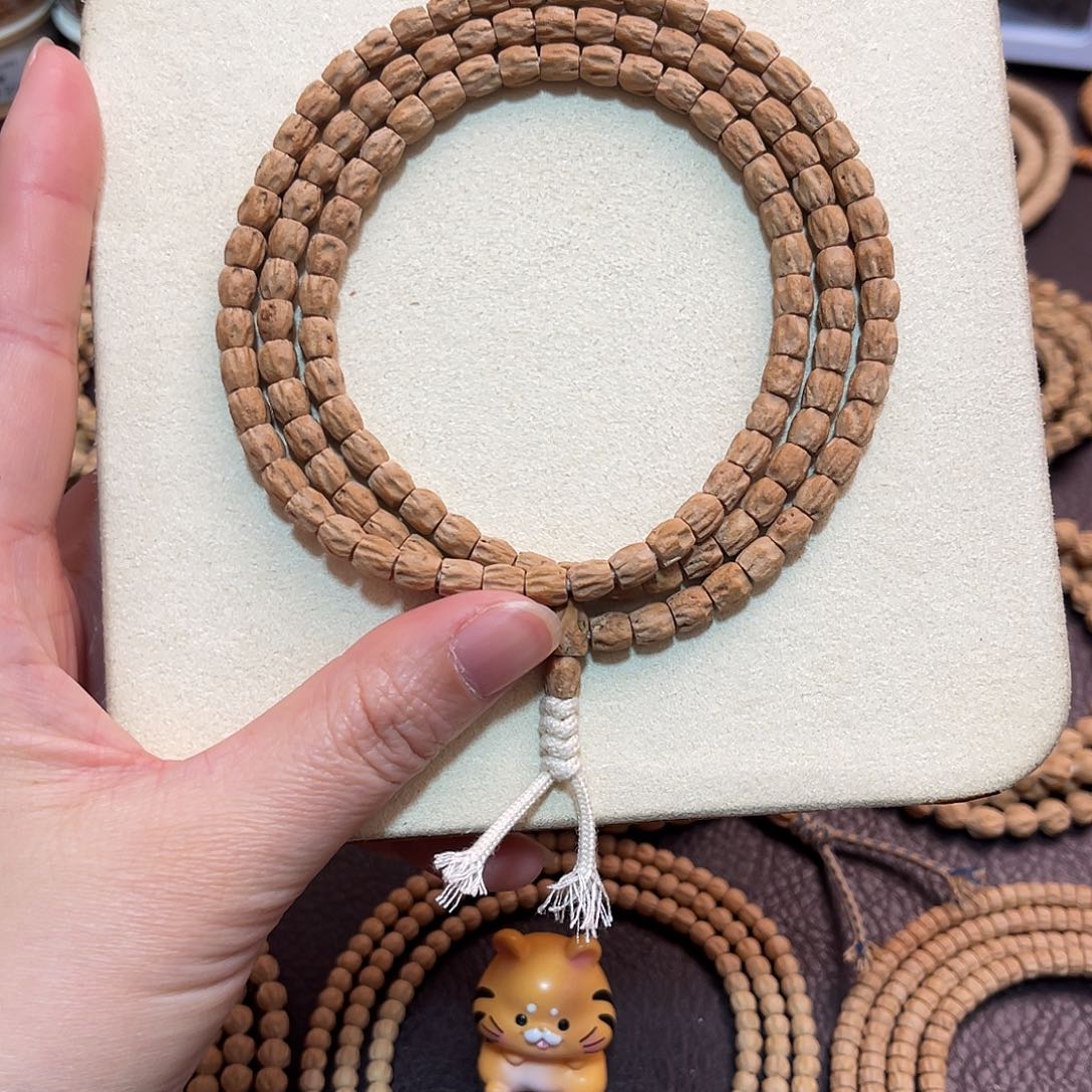 用***8吊坠柏香籽/百香籽