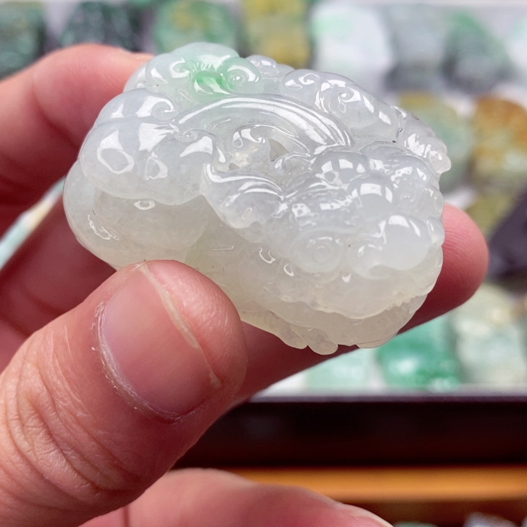 翡翠颈饰未镶嵌翡翠