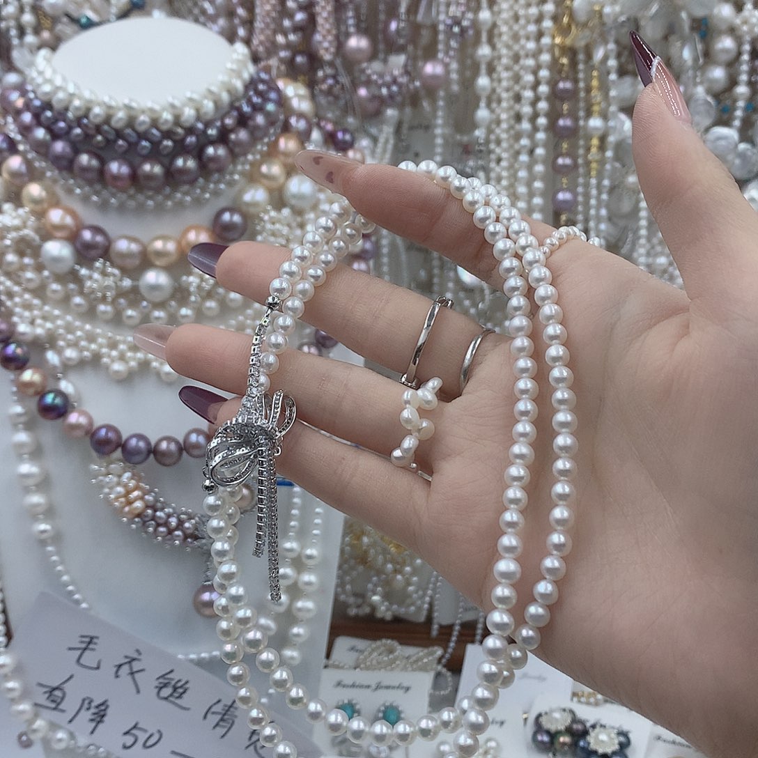 L****银S925镶嵌淡水珍珠耳饰