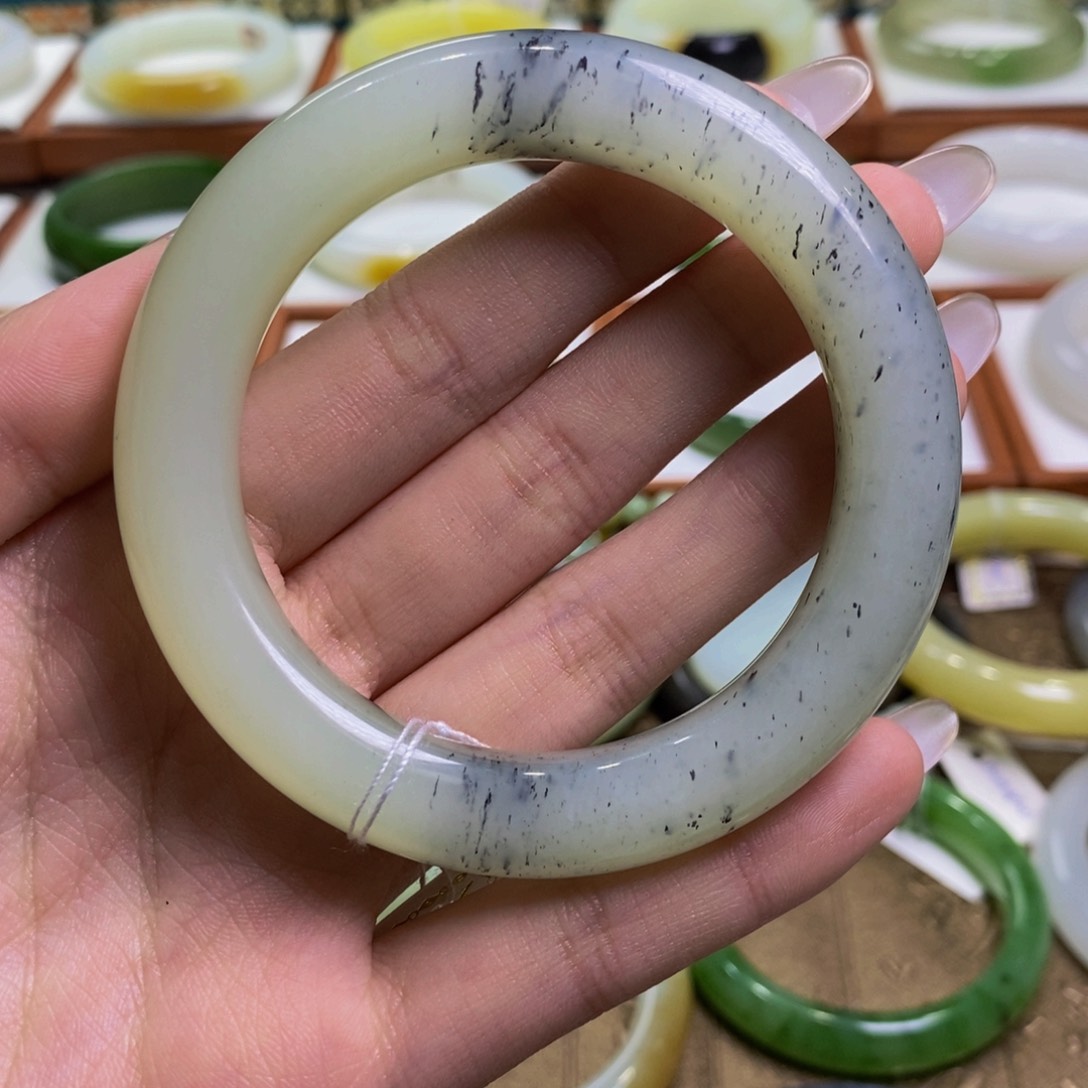 和田玉手镯未镶嵌且末青花55-56