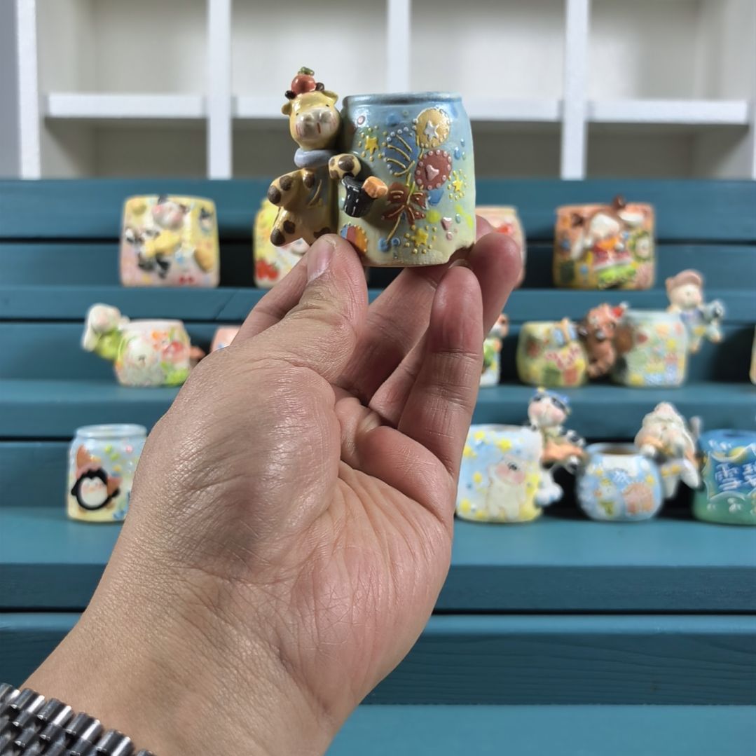 魔术师长颈鹿 手绘多肉花盆