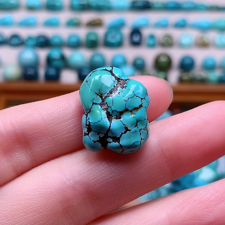 绿松石颈饰未镶嵌