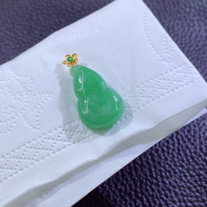 翡翠颈饰18K金镶嵌翡翠