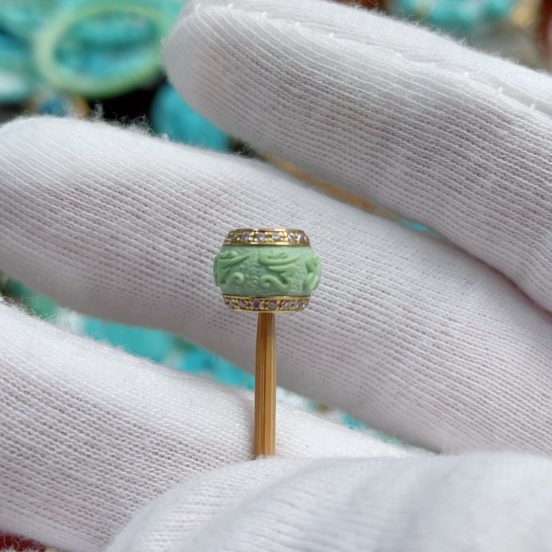 绿松石珠宝奇石18K金镶嵌