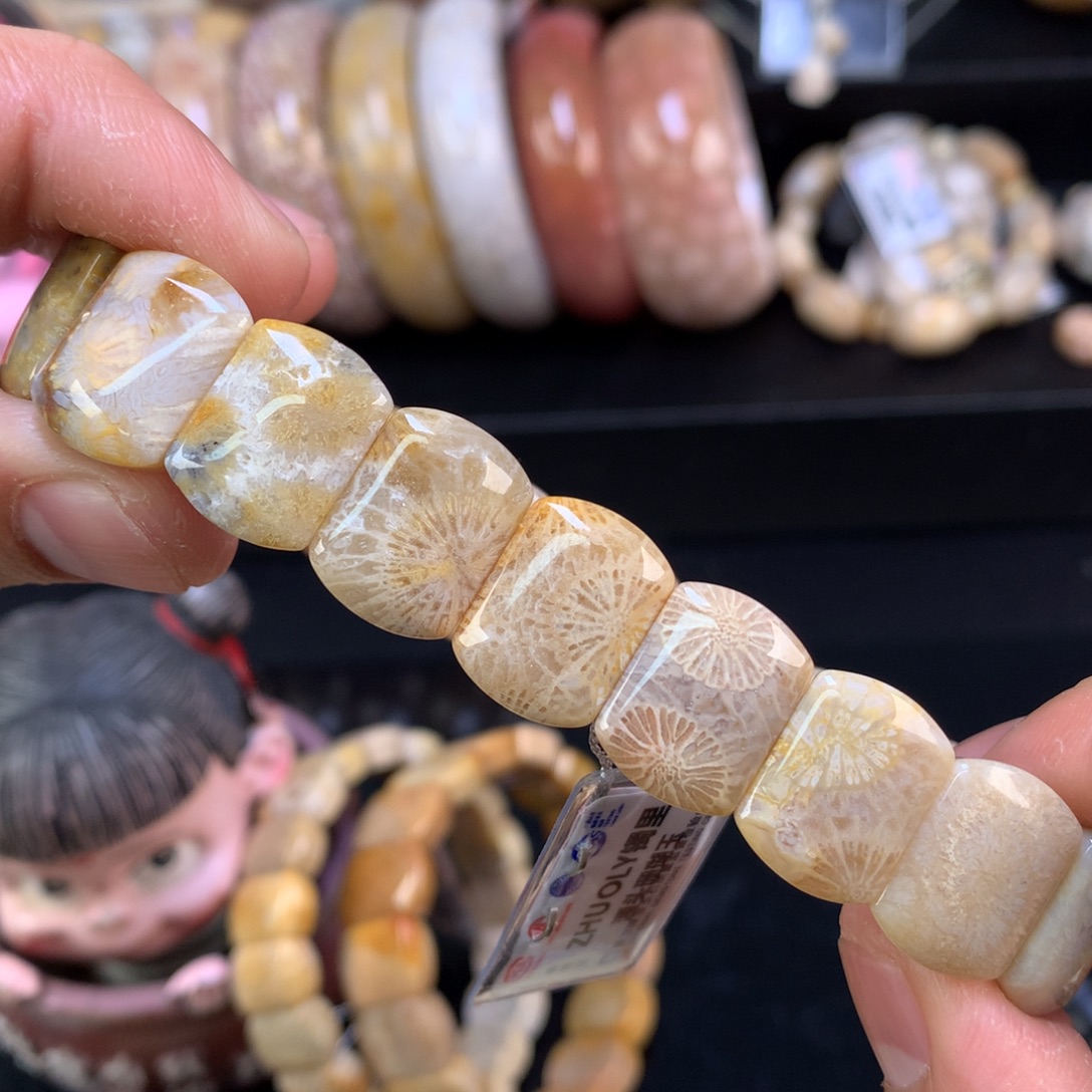 硅化珊瑚（珊瑚玉）未镶嵌颈饰51号金大花