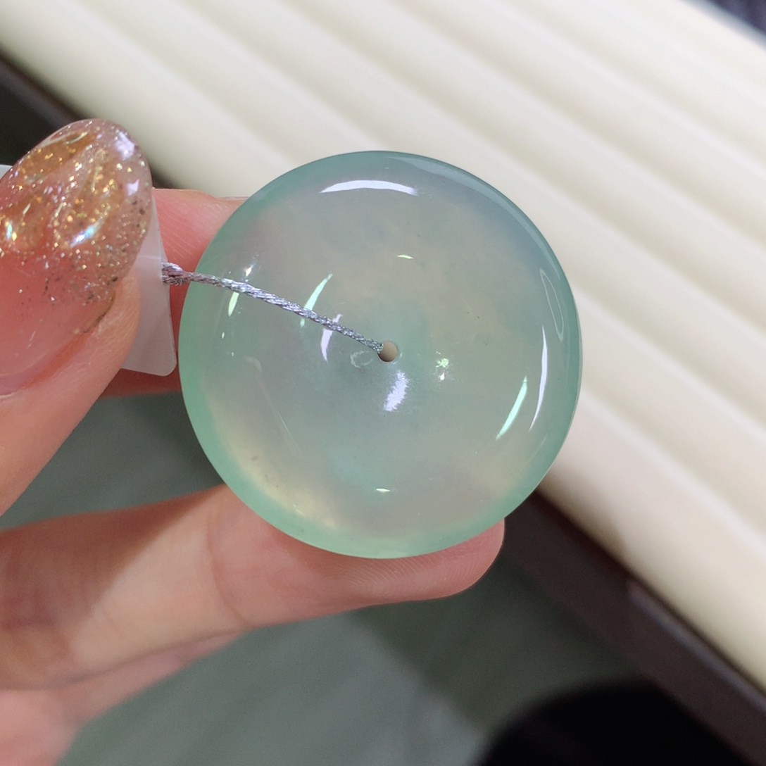 翡翠未镶嵌颈饰扣