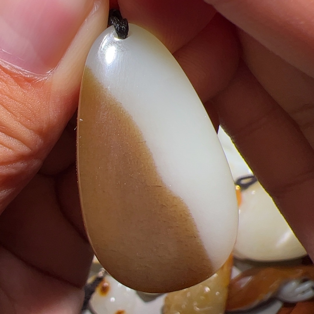 和田玉颈饰未镶嵌开*者