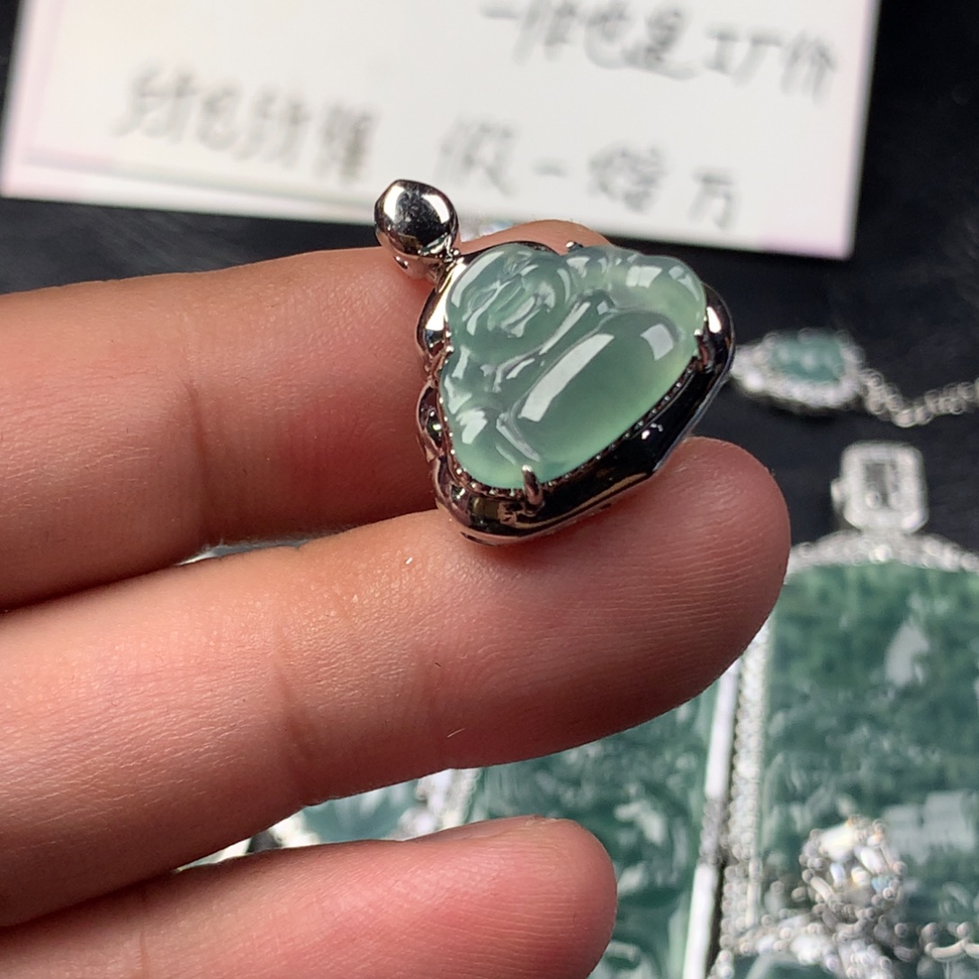 颈饰未镶嵌翡翠小佛公