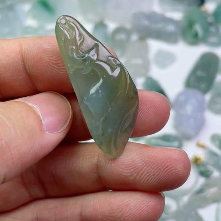 翡翠颈饰未镶嵌翡翠