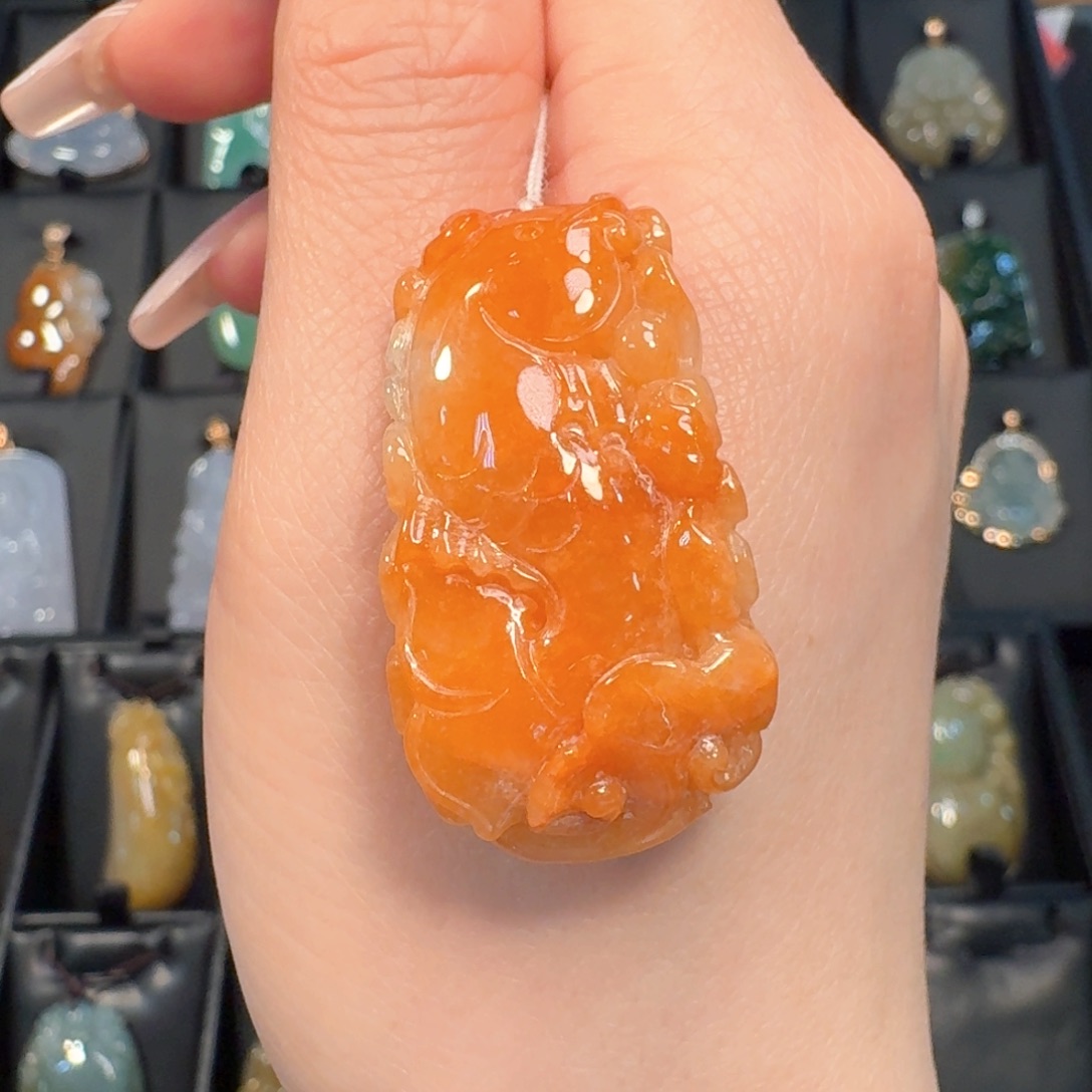翡翠挂件未镶嵌年年有余
