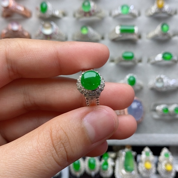翡翠戒指未镶嵌蛋面