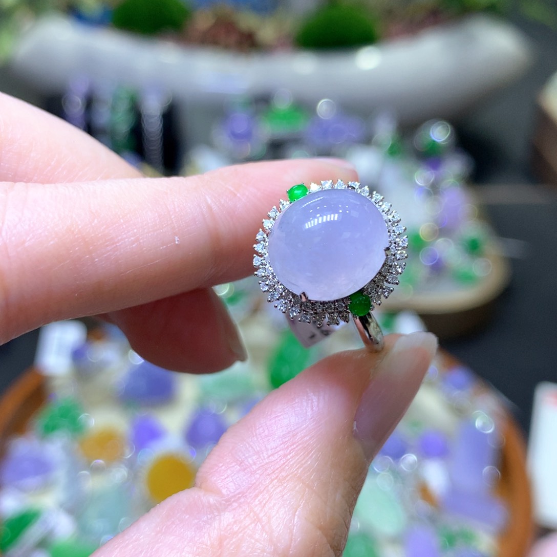 【闪购商品】翡翠颈饰18K金镶嵌翡翠吊坠项链