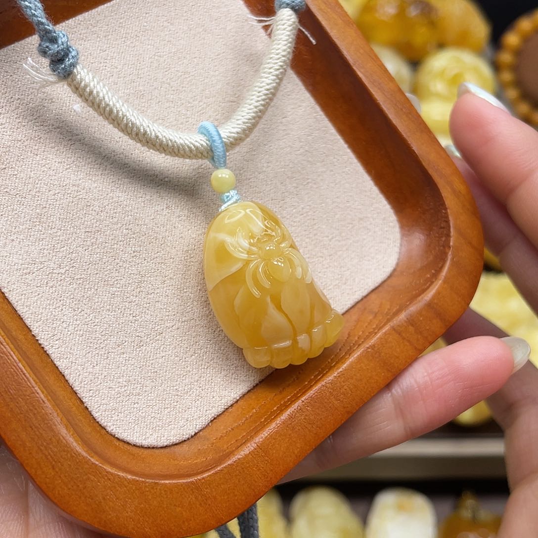 蜜蜡裸石未镶嵌蜜蜡