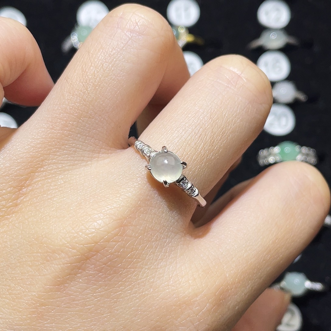 翡翠未镶嵌戒指戒指