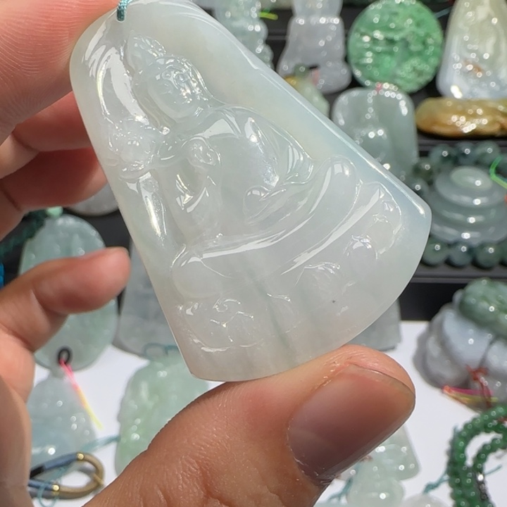 颈饰未镶嵌翡翠大势至