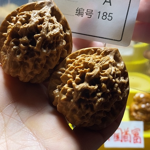一***木文玩核桃把件自产自销……