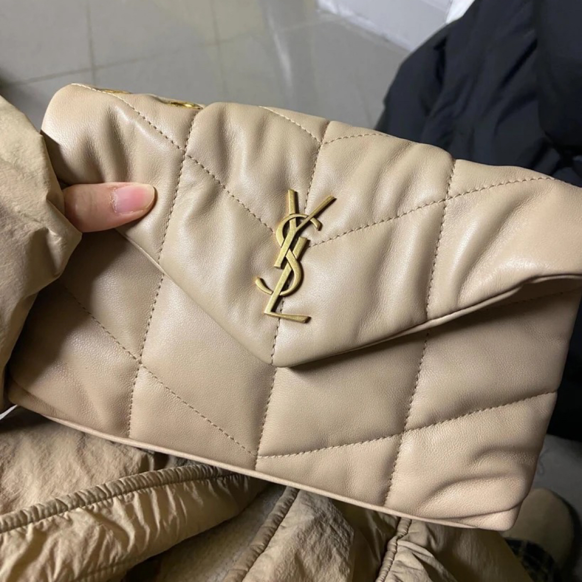 95新 YSL/圣罗兰 云朵mini奶茶金斜挎包