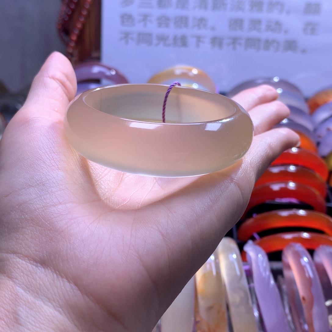 【闪购商品】玛瑙/玉髓手镯未镶嵌咩*