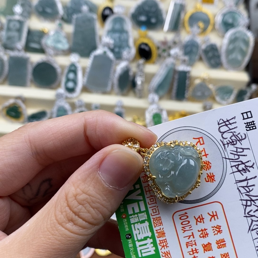 翡翠未镶嵌颈饰翡翠