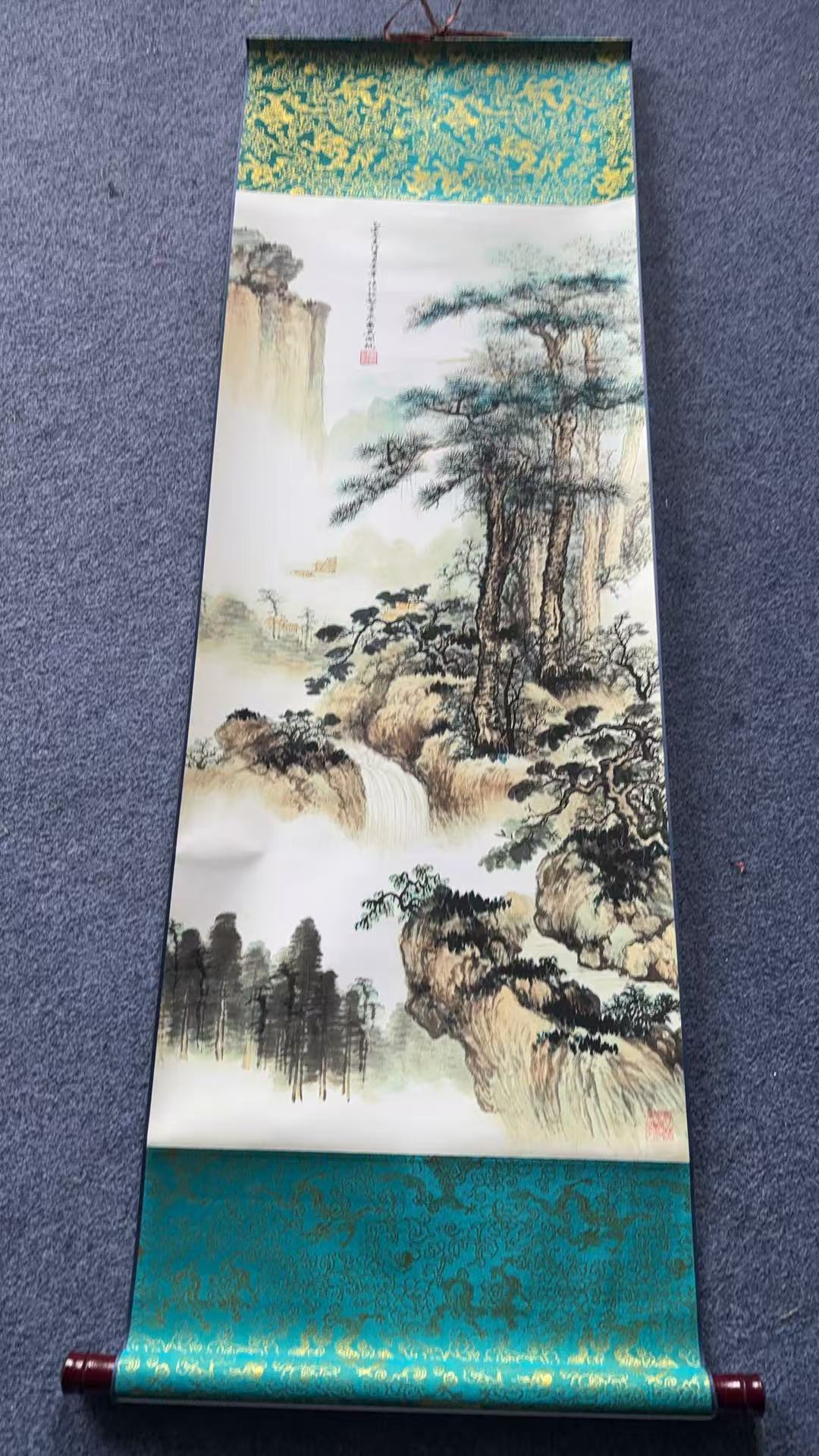 三尺《松瀑图》卷轴精装裱