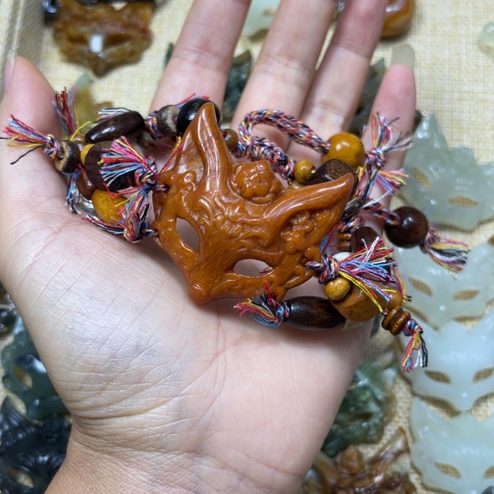 合金蛇纹石玉颈饰