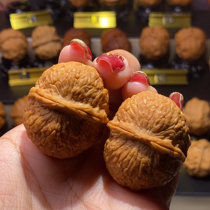 文玩核桃把件蛇皮球36尺
