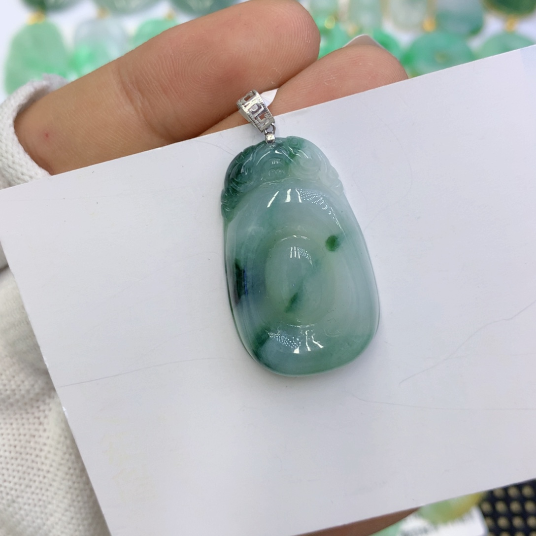 翡翠颈饰未镶嵌翡翠