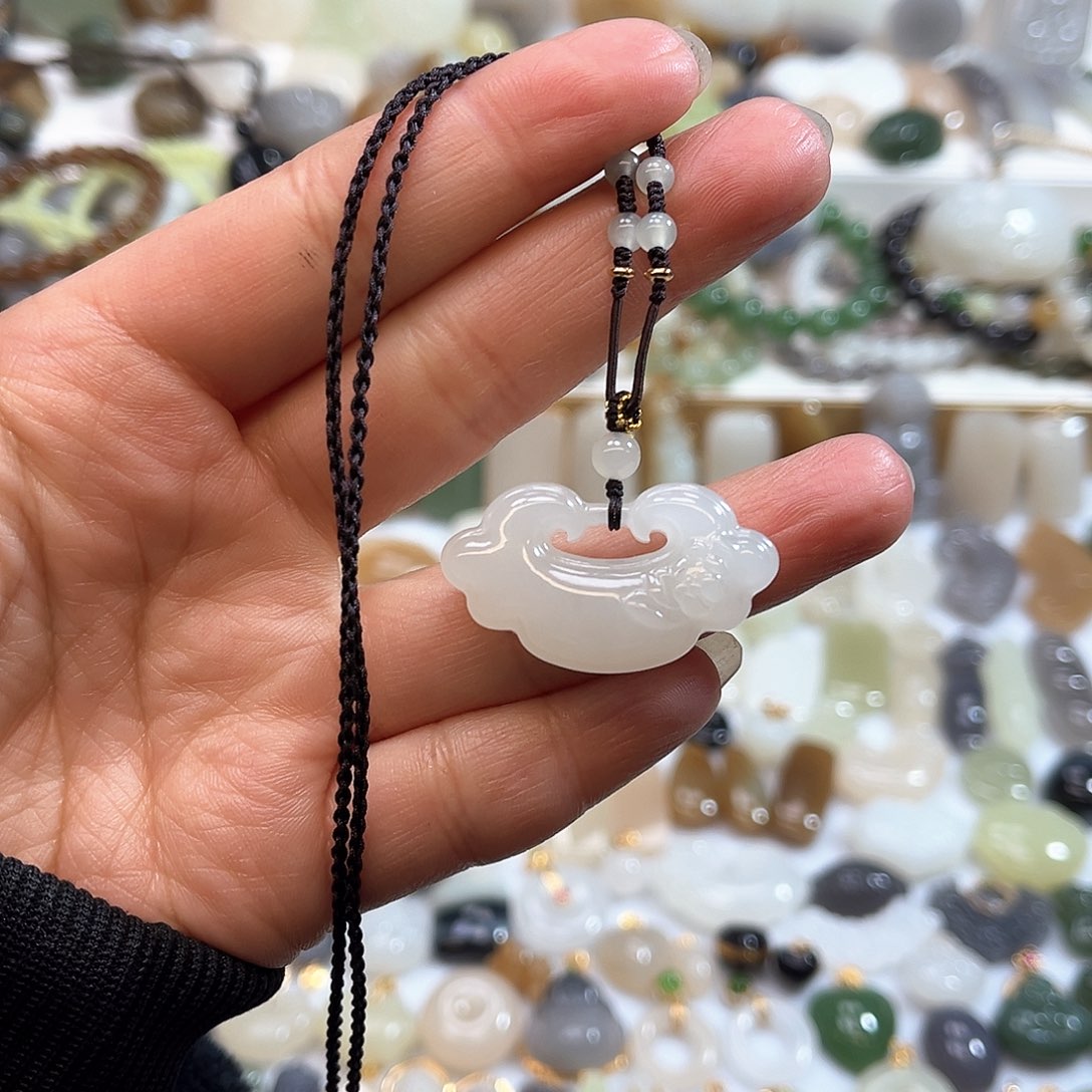 和田玉吊坠(赠链)未镶嵌