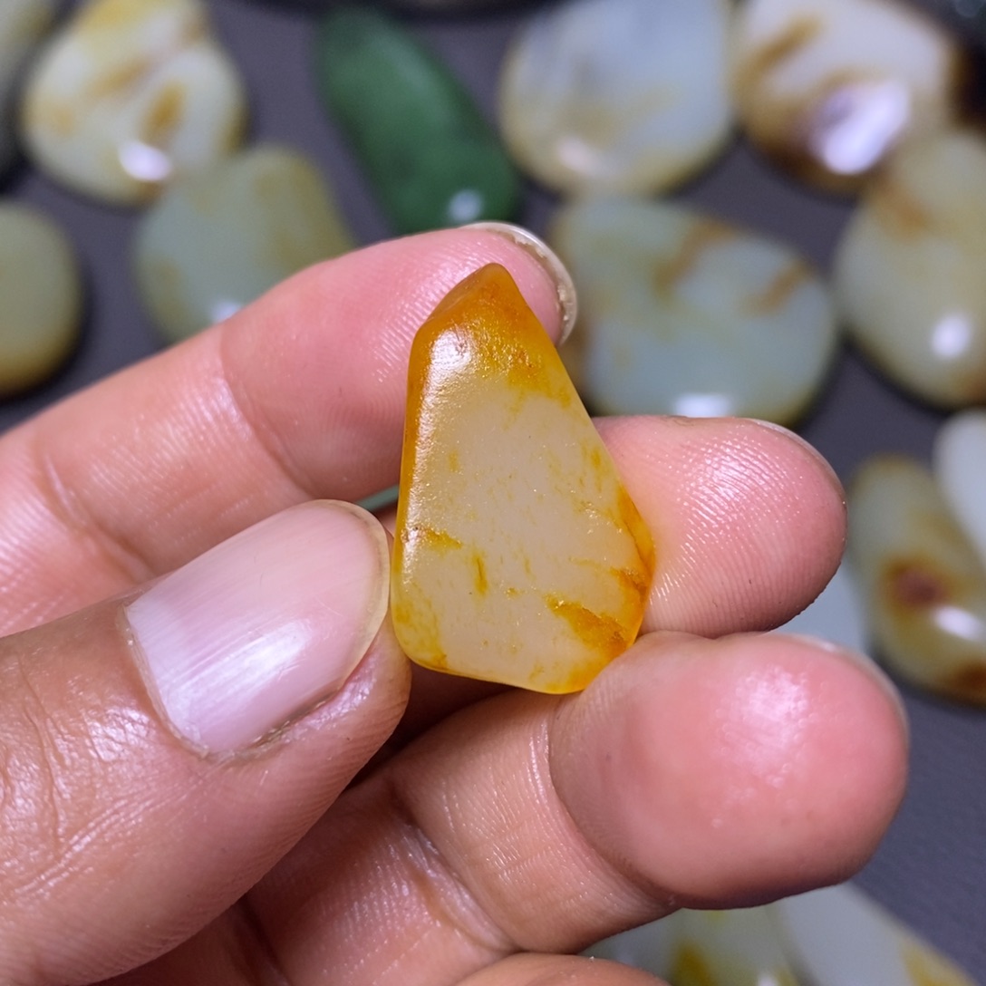 和田玉（糖玉）未镶嵌挂件