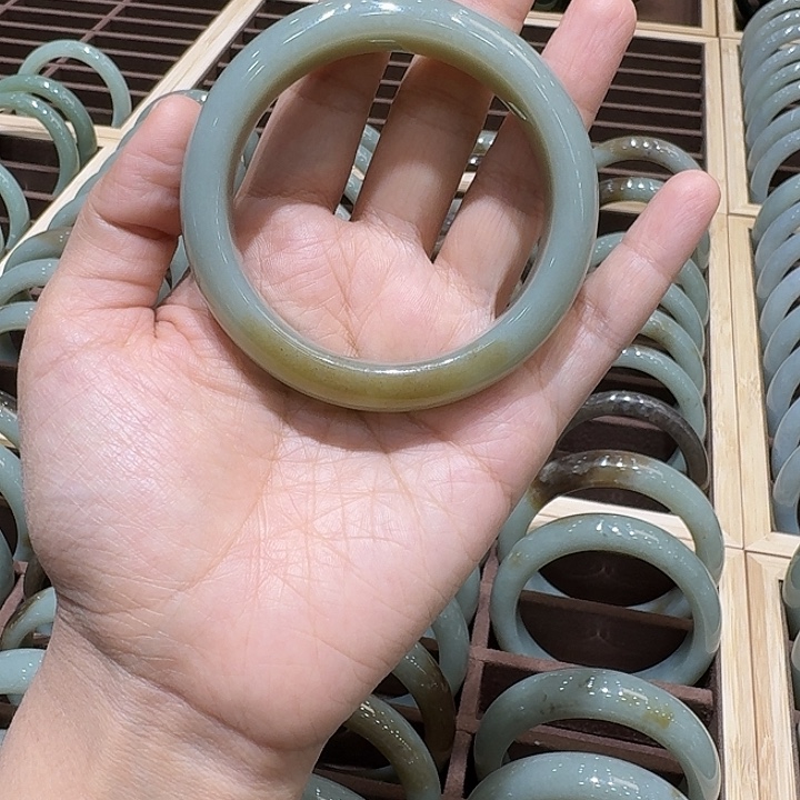 和田玉（糖玉）未镶嵌手链