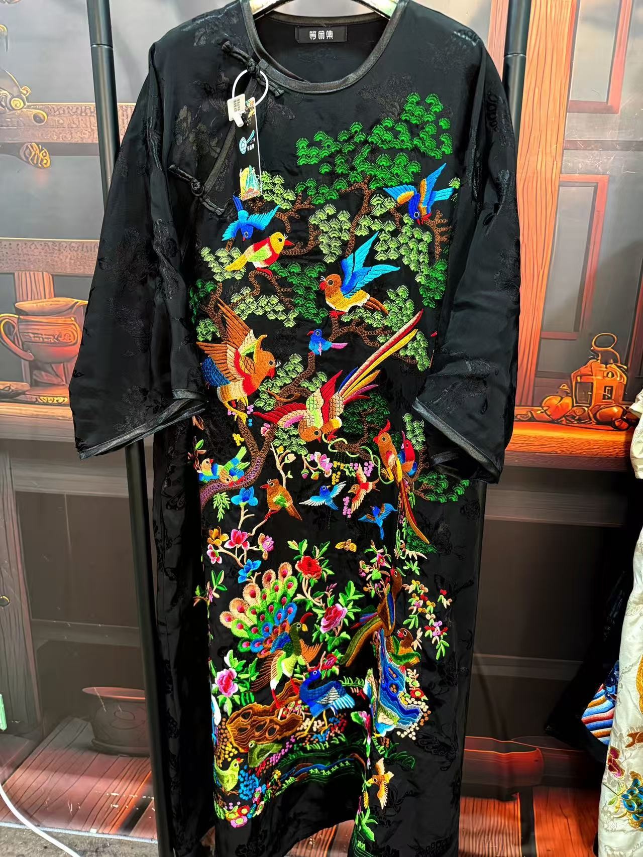 等闲集重工刺绣百鸟朝凤连衣裙黑色建议干洗不包邮