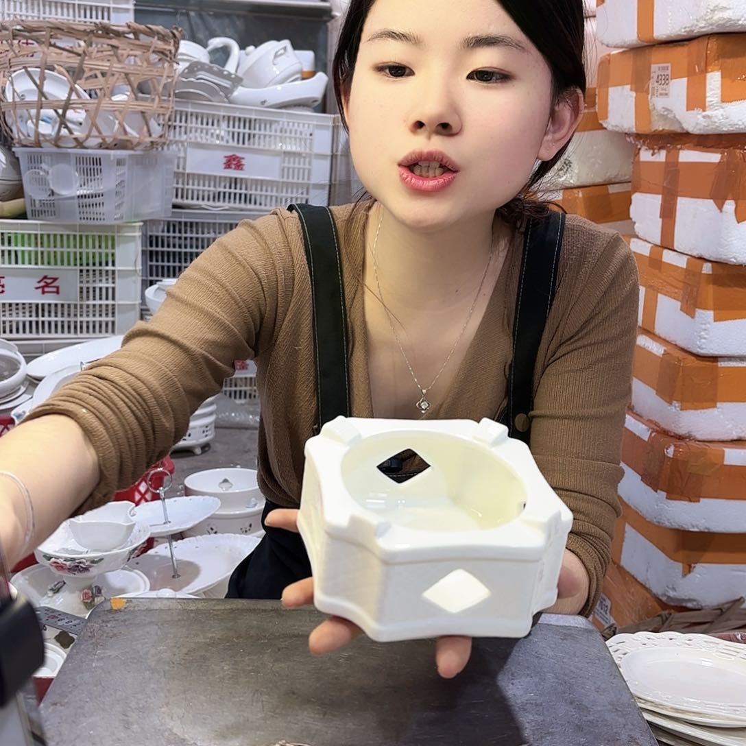 盘微瑕产品………四方炉底两个