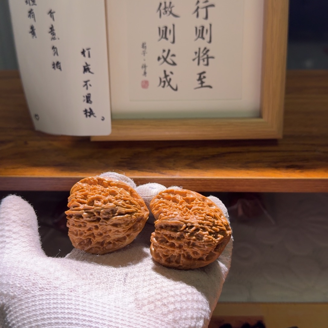 吊坠文玩核桃42+拉丝南疆石黄金甲