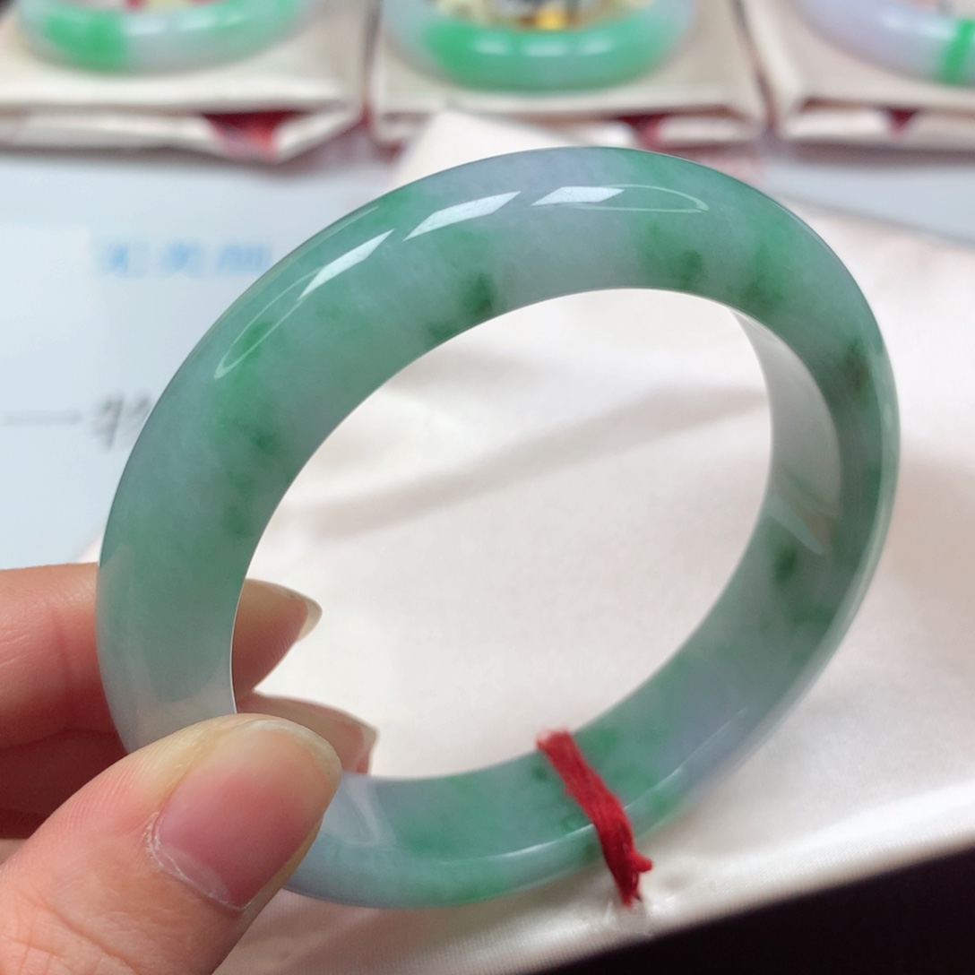 翡翠未镶嵌手镯细腻冰胶绿底飘阳绿5657