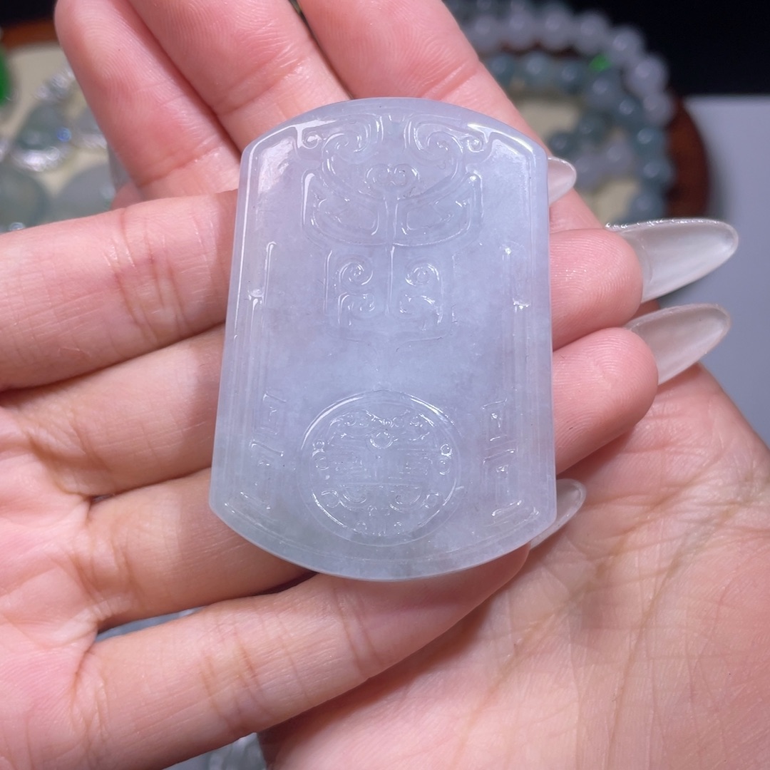 翡翠颈饰未镶嵌无事牌