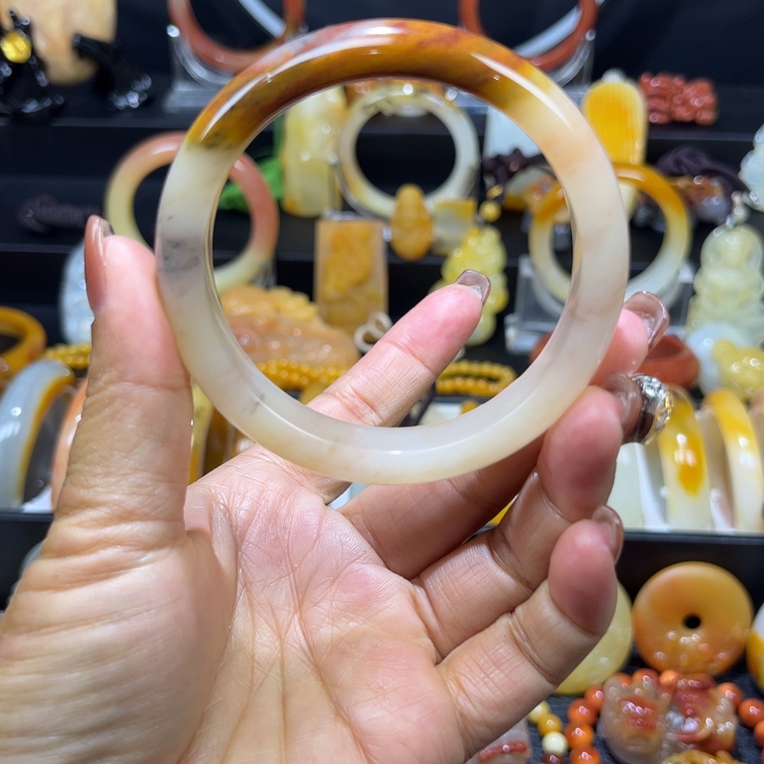 石英质玉（黄龙玉）未镶嵌手镯