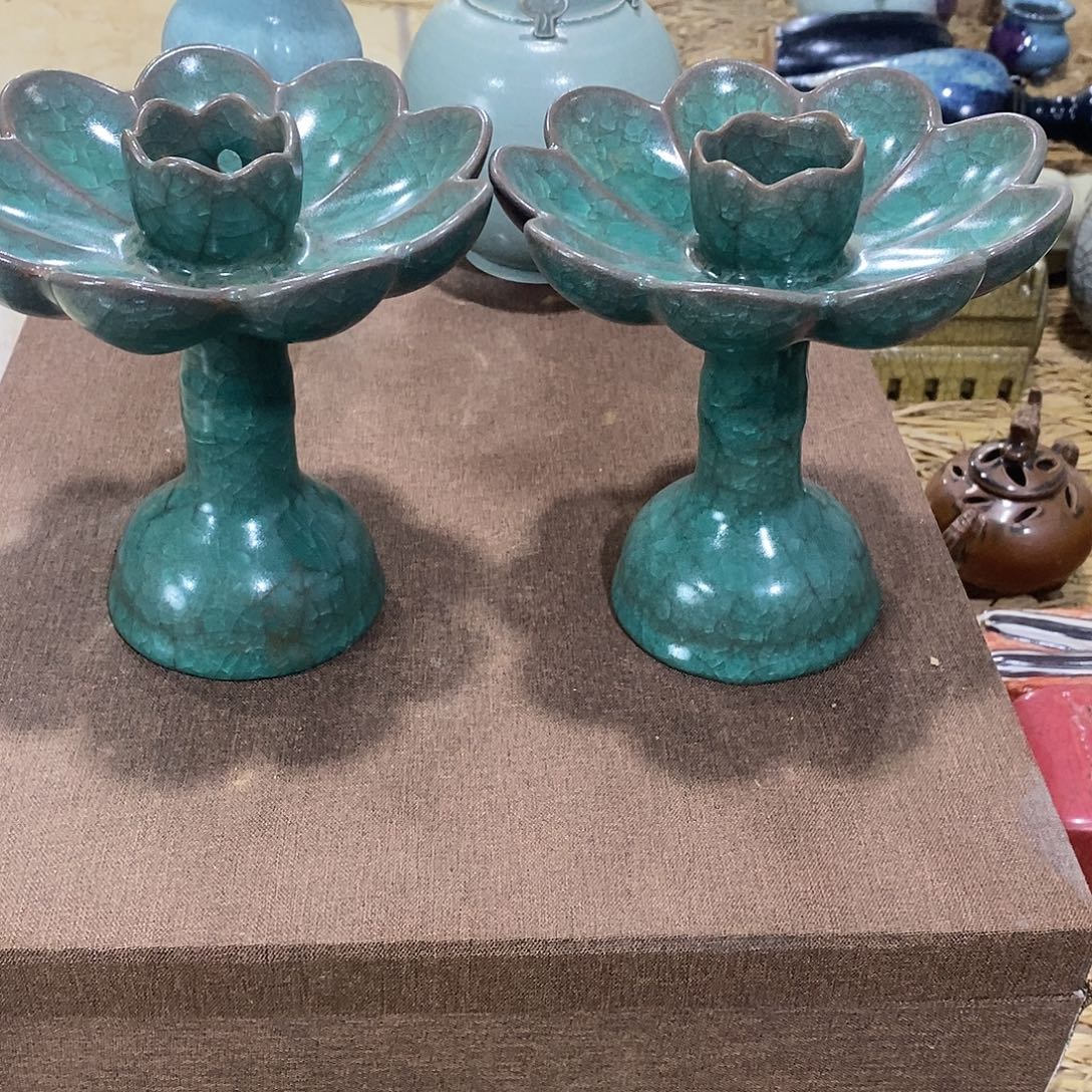 广***坊汝窑的一对冰片登台