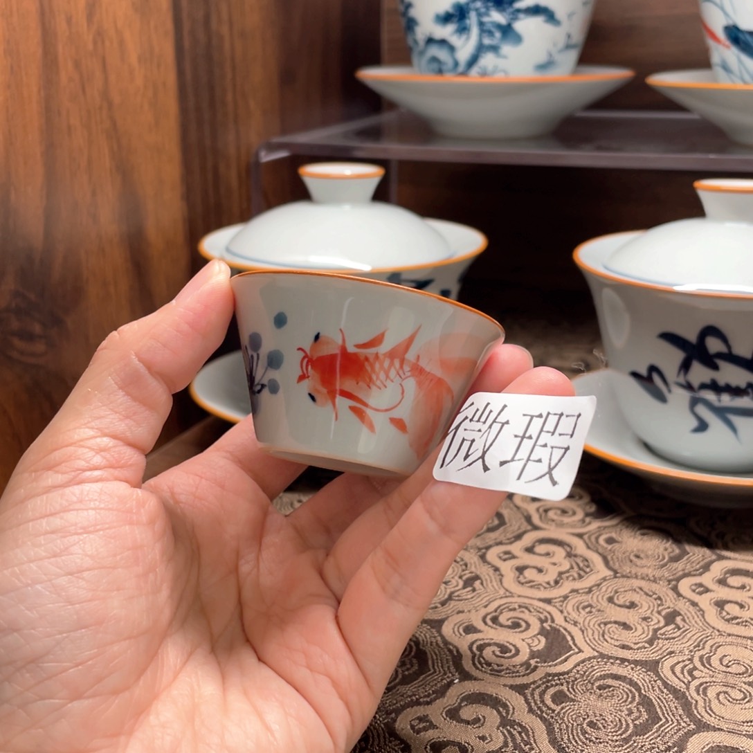 釉下手绘茶具微瑕