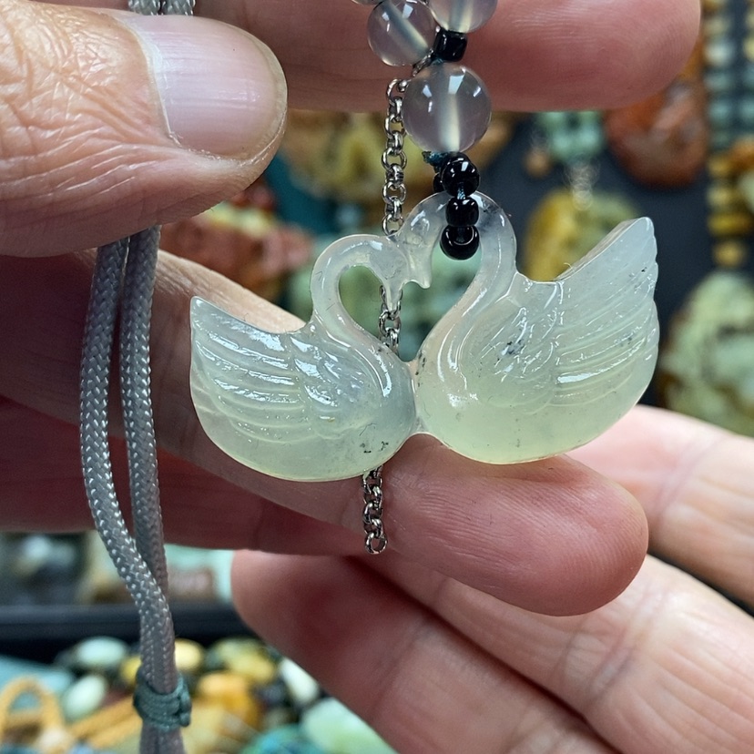 【闪购商品】蛇纹石玉未镶嵌吊坠