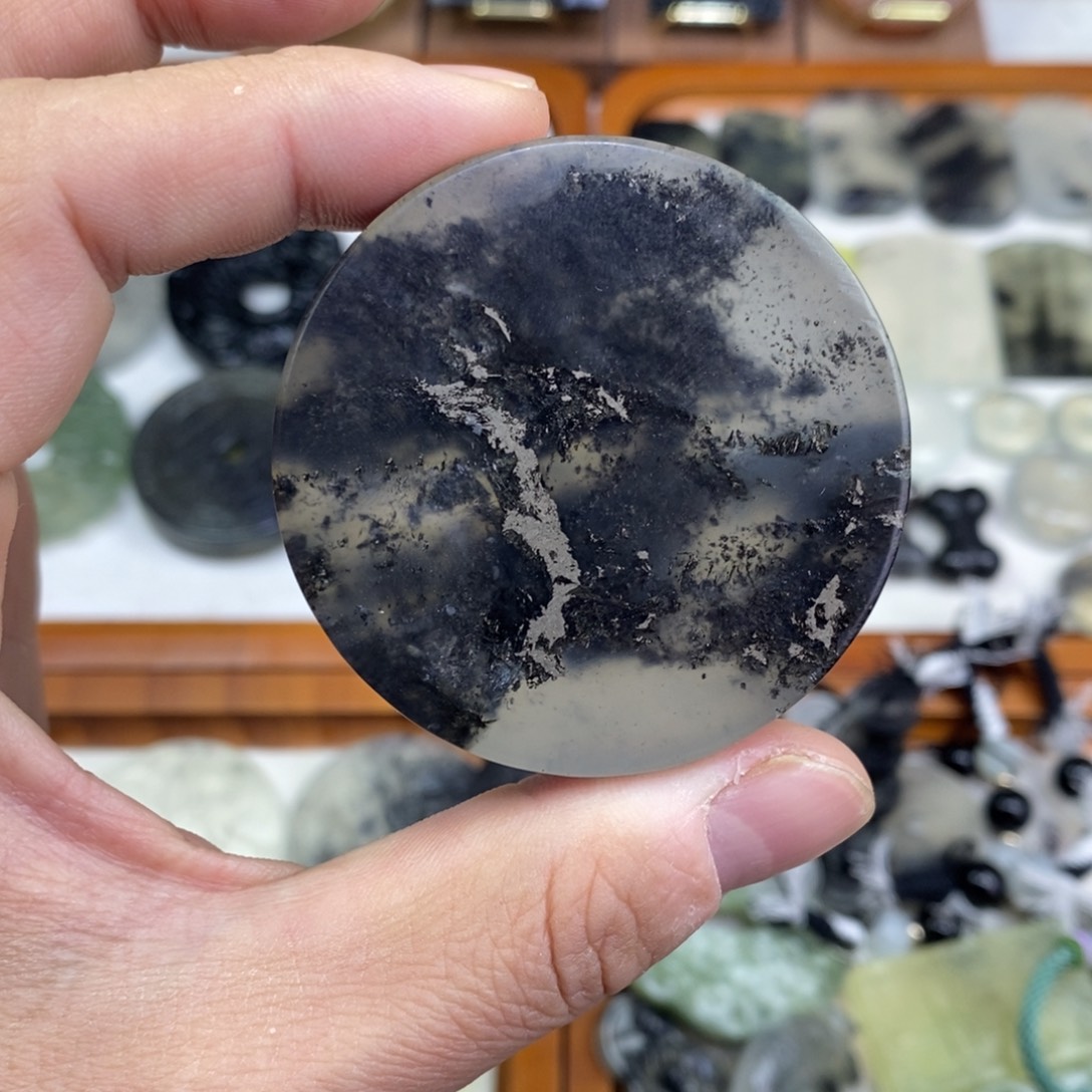 鶴****岫玉未镶嵌颈饰岫玉吊坠