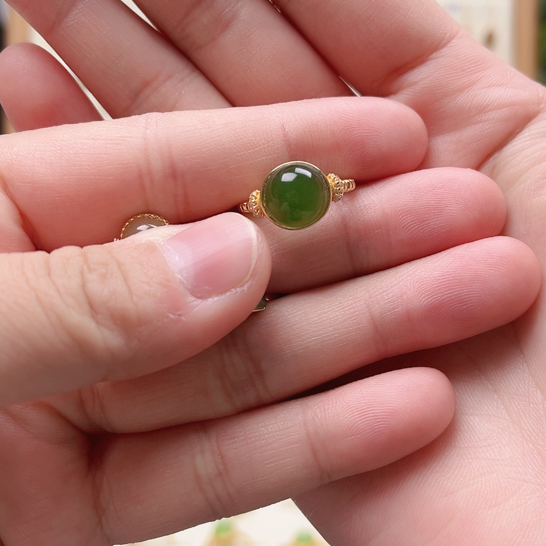 王***。和田玉银S925镶嵌戒指