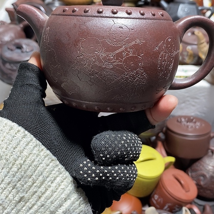 紫砂茶壶微瑕微笑