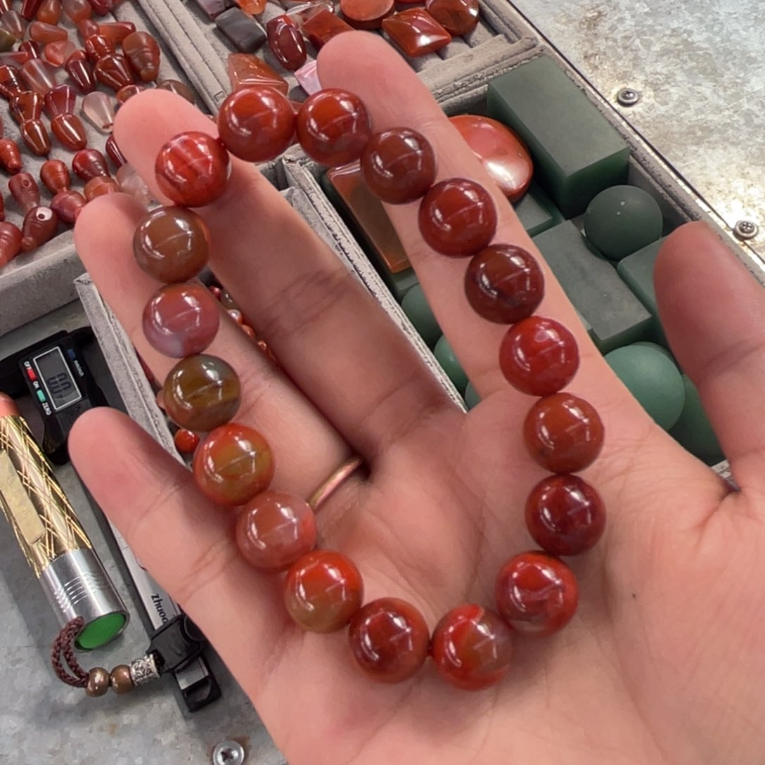 南红玛瑙手串未镶嵌